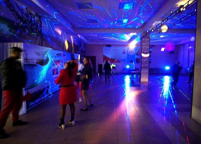 Дискотека 90-х в Районном Доме культуры