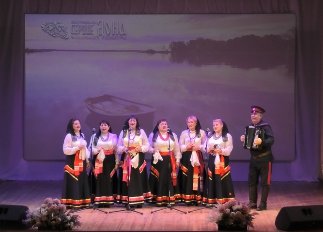 В районном Доме культуры состоялся фестиваль культуры казачества