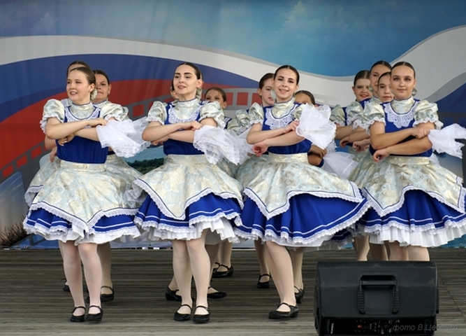 "Майский вечер" в "Юности"
